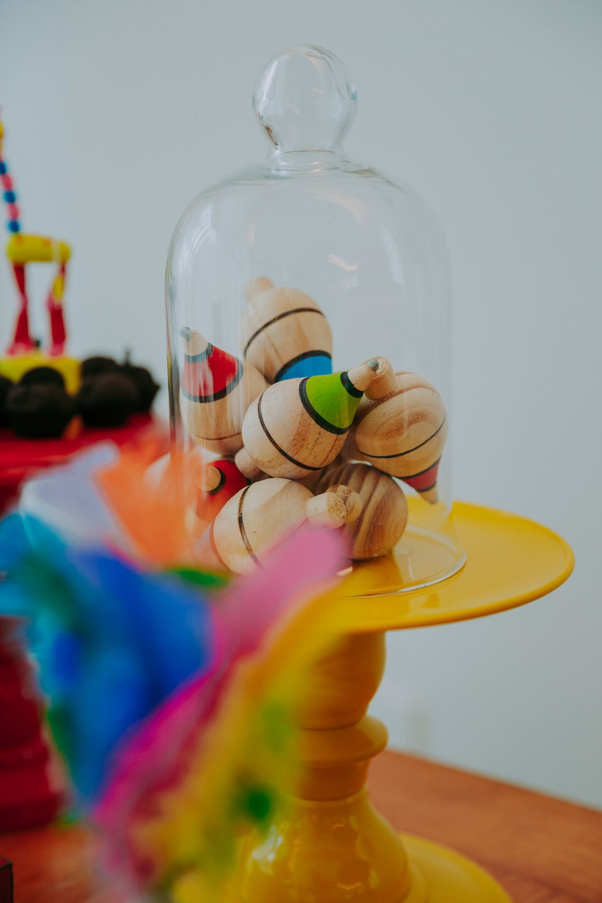 fotografia de detalhe da decoração com peao