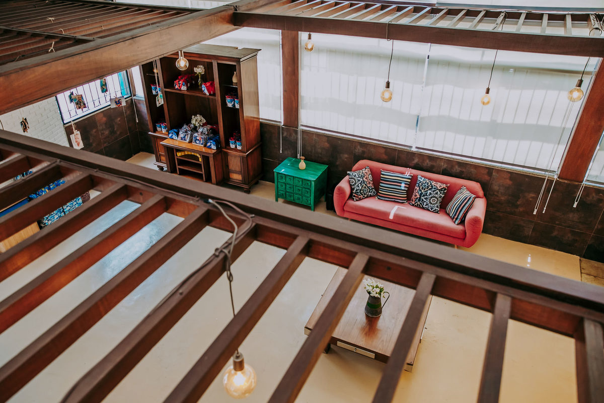 Toamda do alto da casa de festas Vilarejo mostrando o hall de entrada