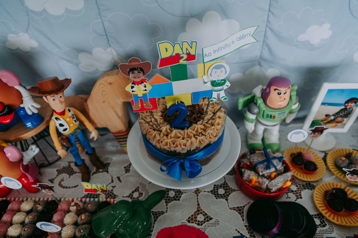 mesa do bolo toy story festa em casa