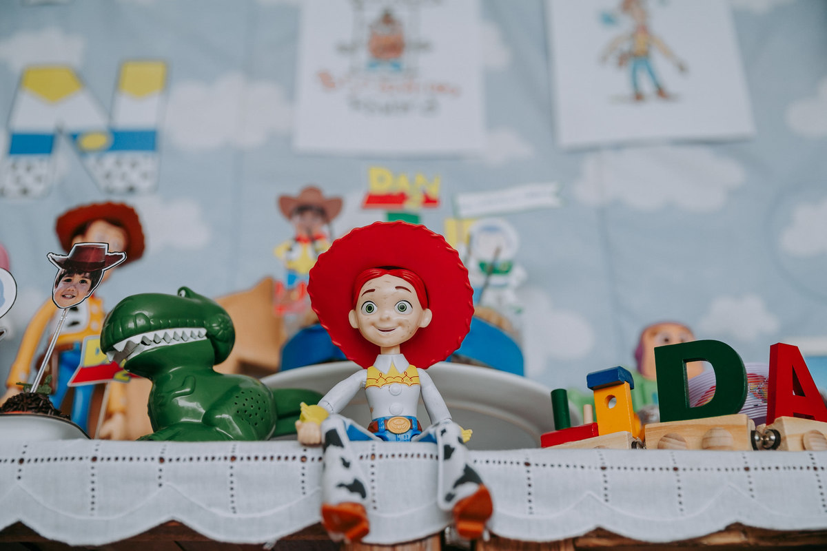 decoração toy story com a jessie de estaque