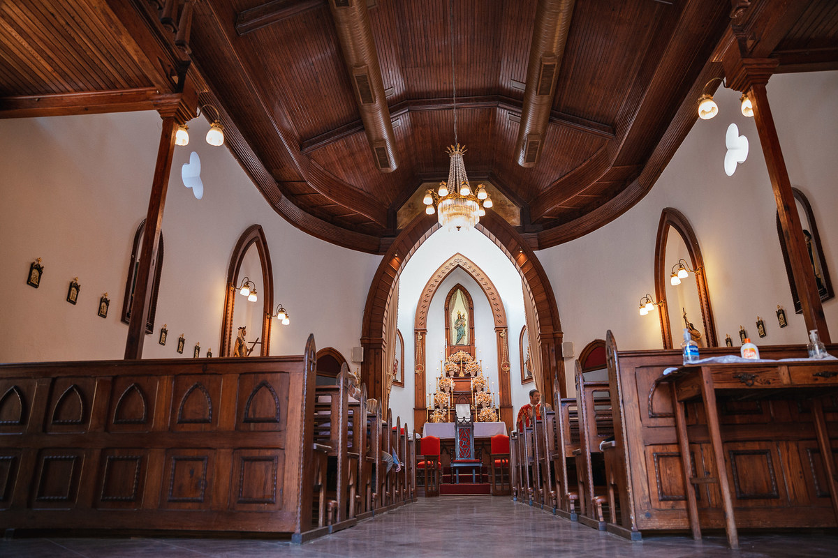 parte interna da paroquia nossa senhora da luz no alto da boa vista