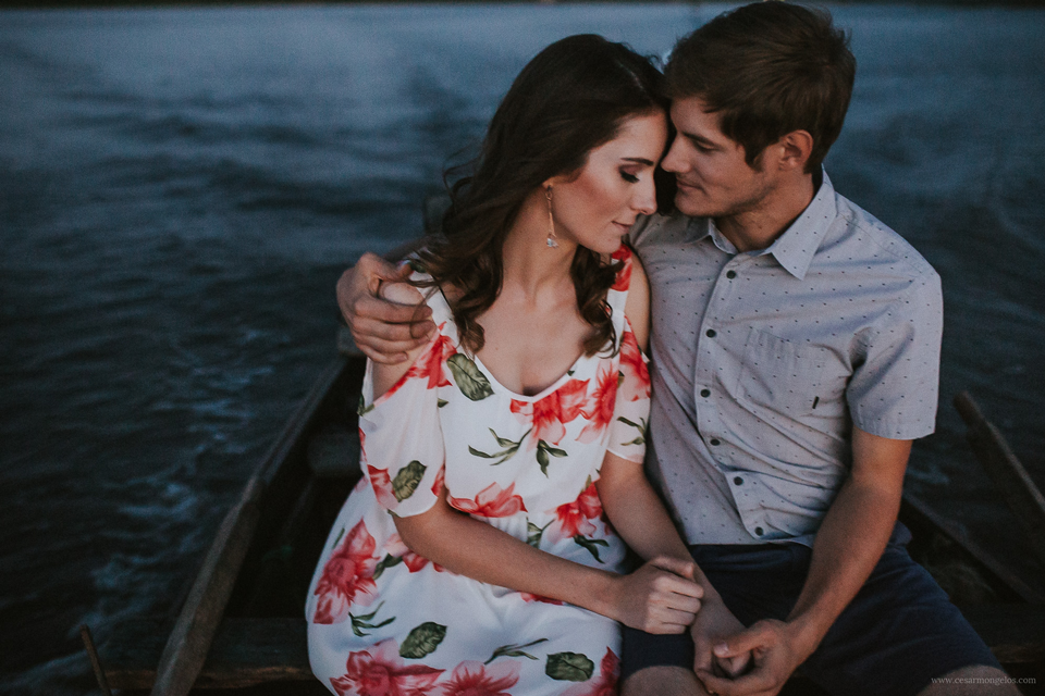 novios en barco rio paraguay