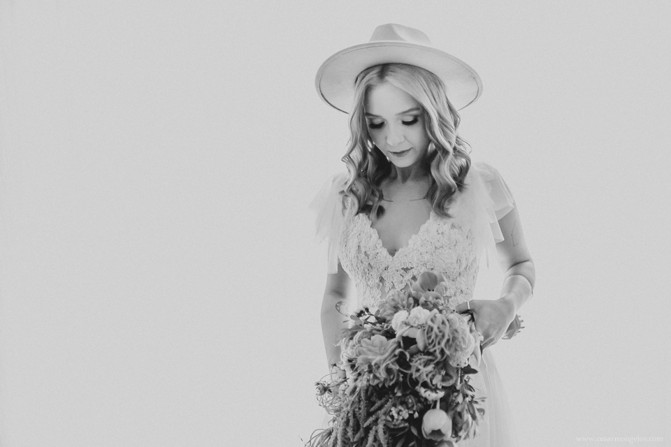 novia com chapeu casamento