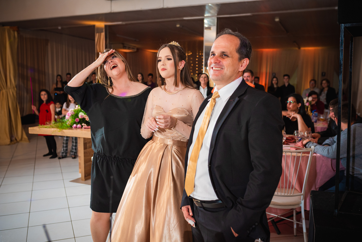 aniversario-15-anos-fernanda-teixeira-buffet-hapy-day-arapongas-parana-nilson-athayde-fotografia-ataideaniversario-15-anos-fernanda-teixeira-buffet-hapy-day-arapongas-parana-nilson-athayde-fotografia-ataide