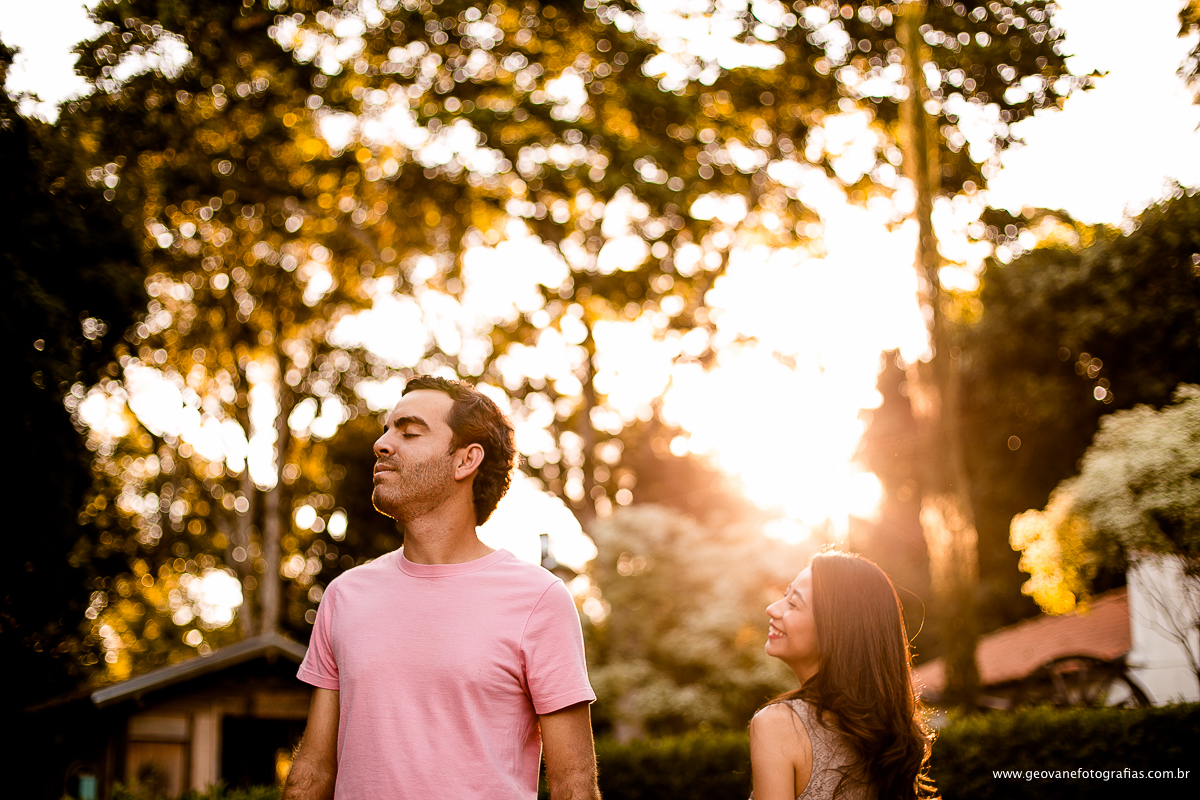 E-session de Amanda e Daniel fotografado na cidade de Franca-SP ao pôr do sol.