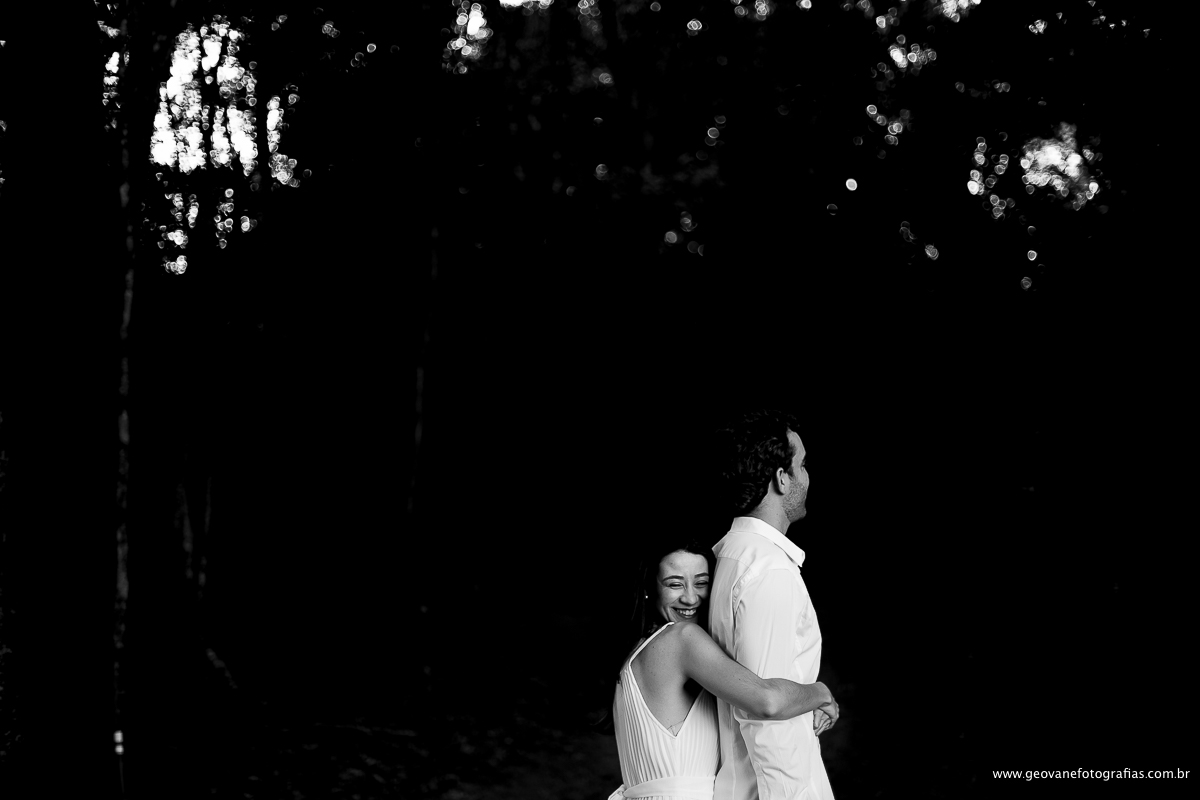 E-session de Amanda e Daniel fotografado na cidade de Franca-SP ao pôr do sol.