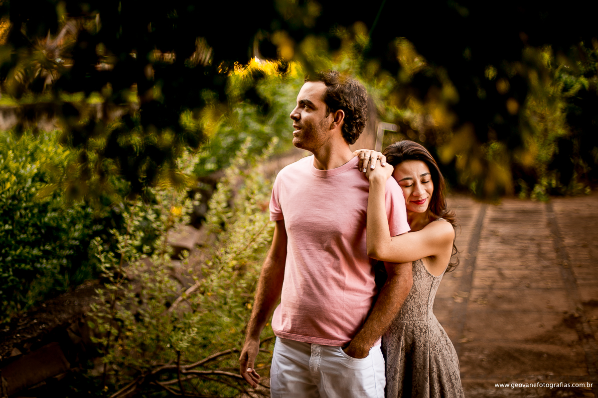 E-session de Amanda e Daniel fotografado na cidade de Franca-SP ao pôr do sol.