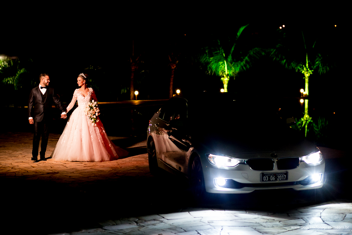 foto de noivos com bmw