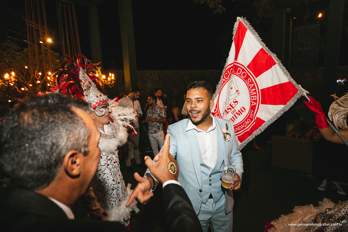 Noivos dançando, escola de samba