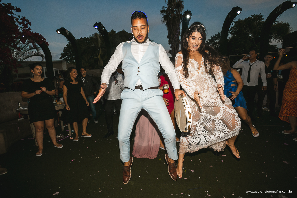 Sarrada no ar, casamento, festa