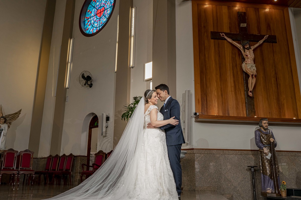 Casamento Católico, noivas 2022, maquiagem d noiva, foto preto e branco, making of, noivos, fotografo de casmento, fotografo sp, madrinhas, padrinhos, paroquia nossa senhora de fatima, casa bertolazzi, casamento, fotografia de casamento.