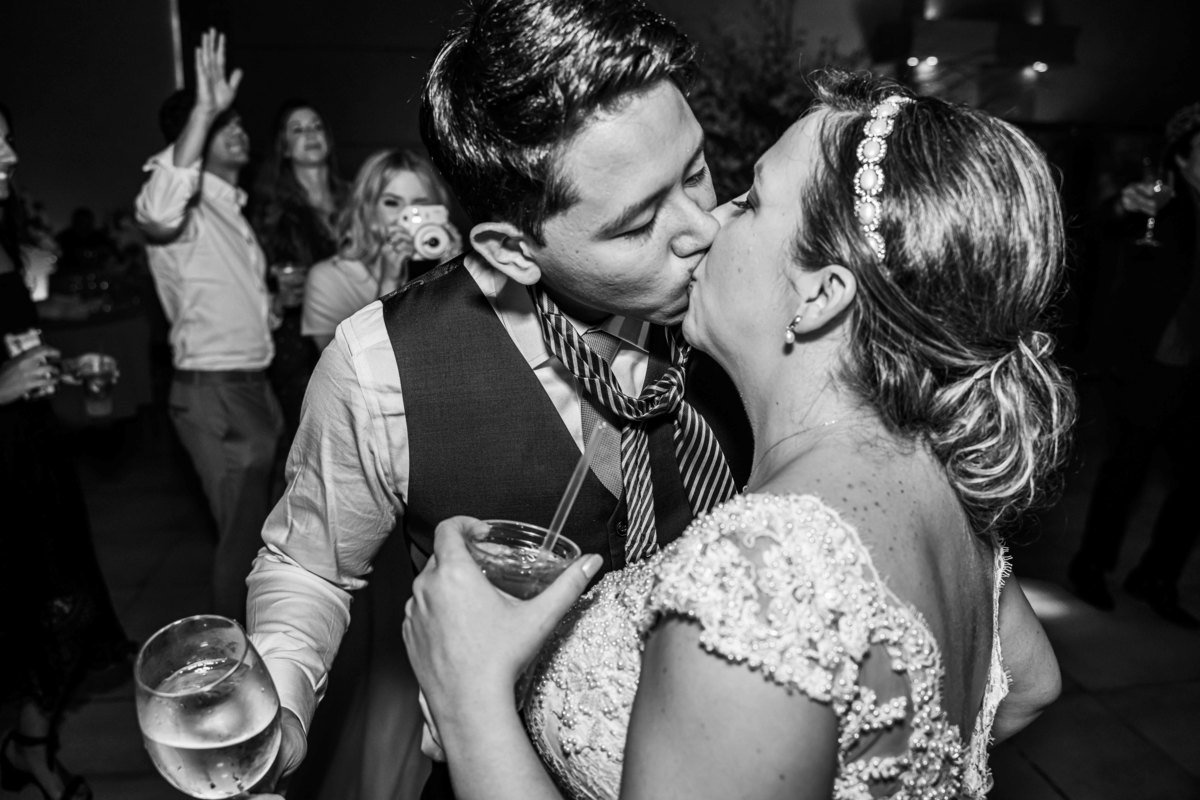 Casamento Católico, noivas 2022, maquiagem d noiva, foto preto e branco, making of, noivos, fotografo de casmento, fotografo sp, madrinhas, padrinhos, paroquia nossa senhora de fatima, casa bertolazzi, casamento, fotografia de casamento.