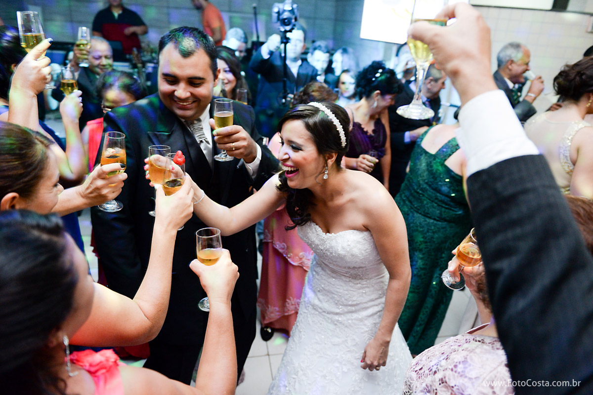 fotocosta, foto costa, fotografiariopreto, fotografia rio preto, fotocasamento, foto casamento, foto de noiva, ensaiocasal, ensaio de casal, ensaio casamento, trash the dress, aliança casamento, aliança ouro, noiva, docinhos para casamento, 