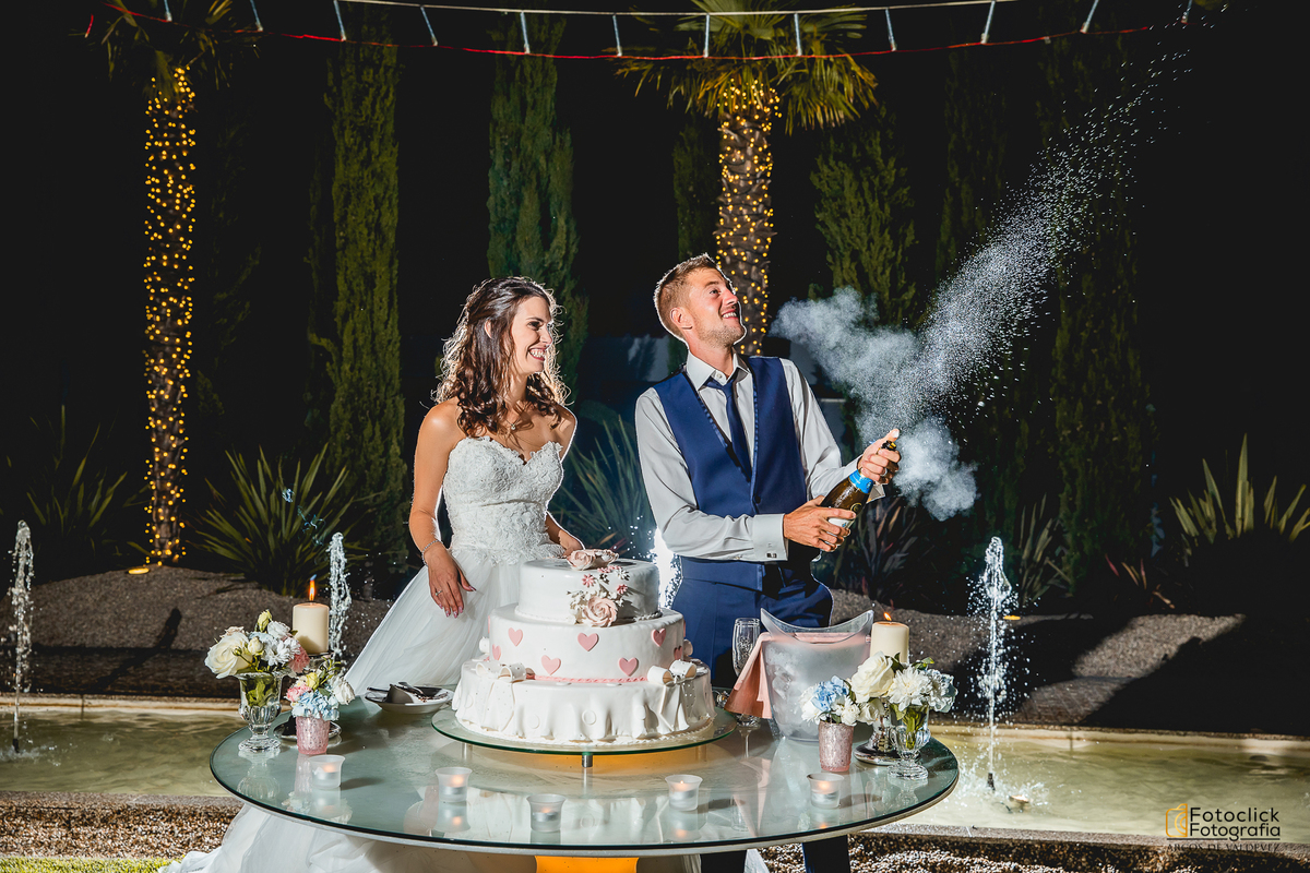 abertura da champanhe no corte do bolo na quinta stº andré