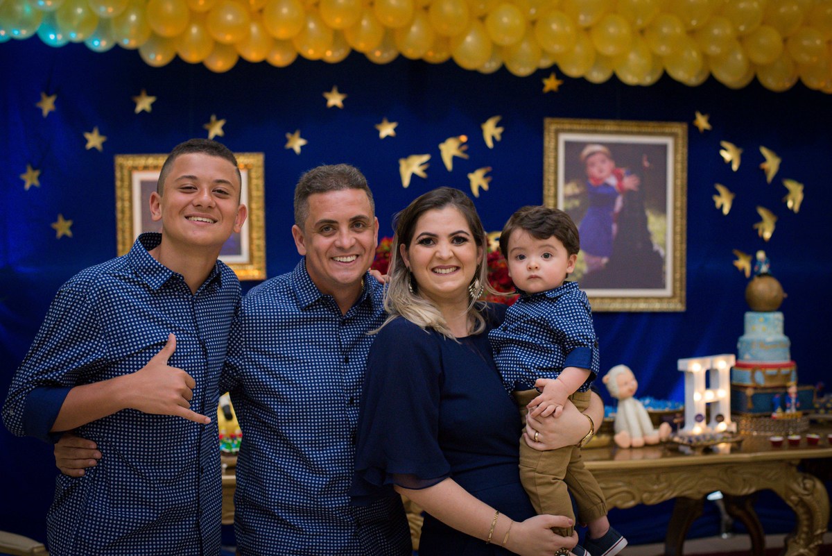 1 Ano Heitor Cordeiro Casa Vip Itaboraí abraçados