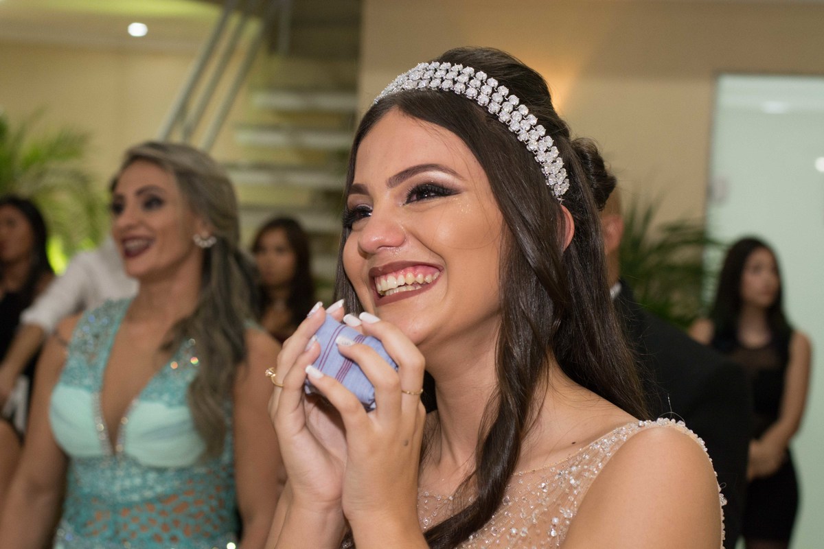 15 Anos Victoria Almeida Casa Vip Itaboraí emocionada