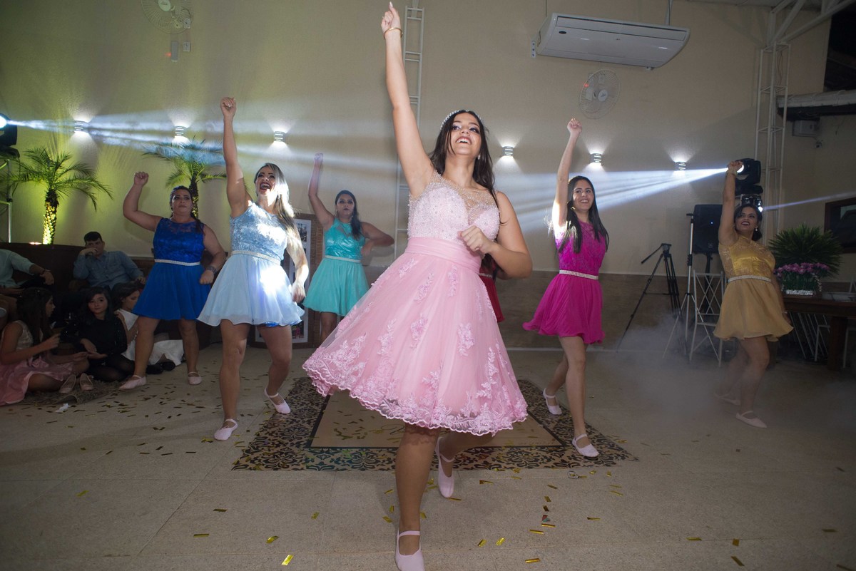 15 Anos Victoria Almeida - Casa Vip - Itaboraí dança madrinhas