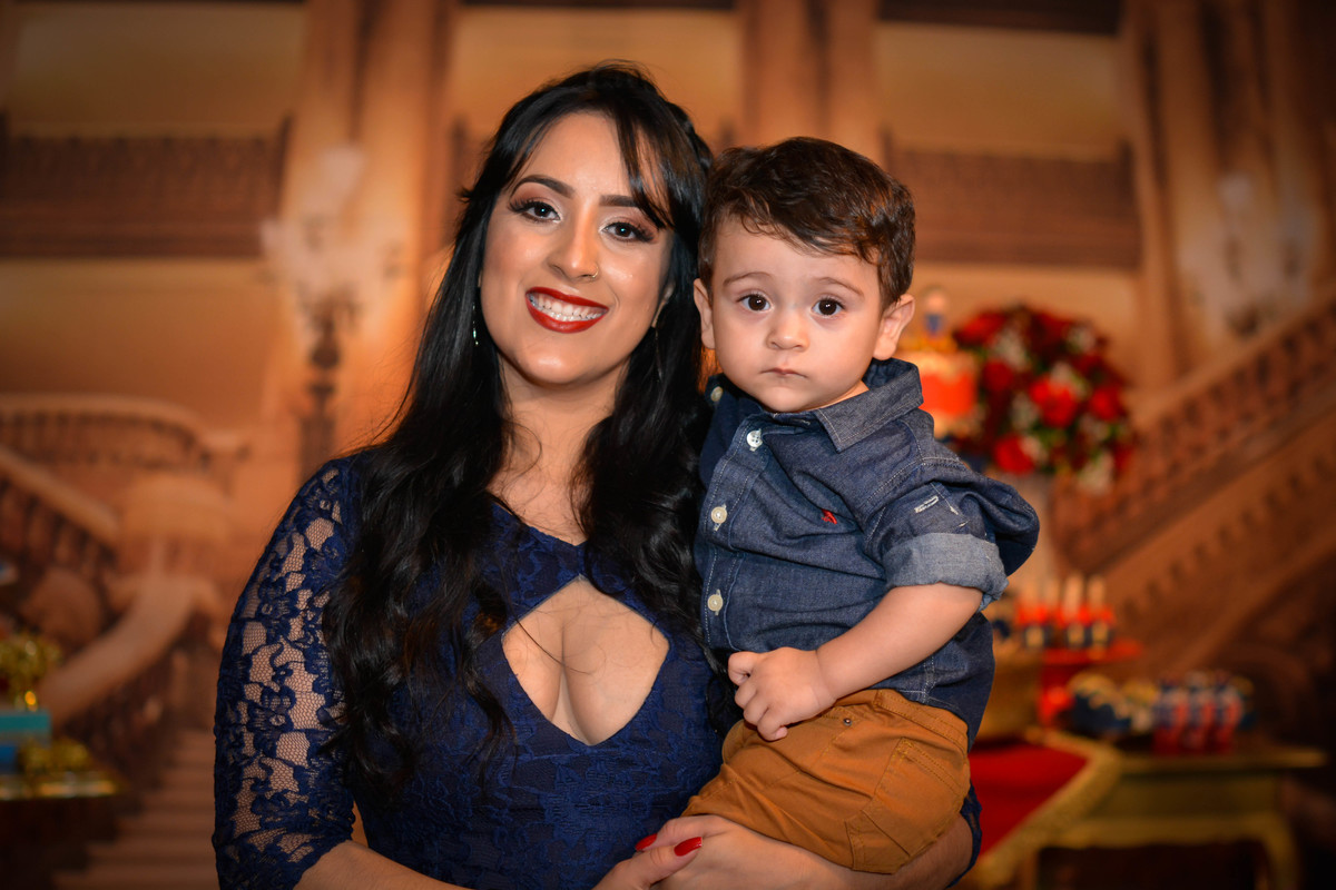 1 Ano Arthur - Casa de Festas Elf Roel - Rio Bonito colinho