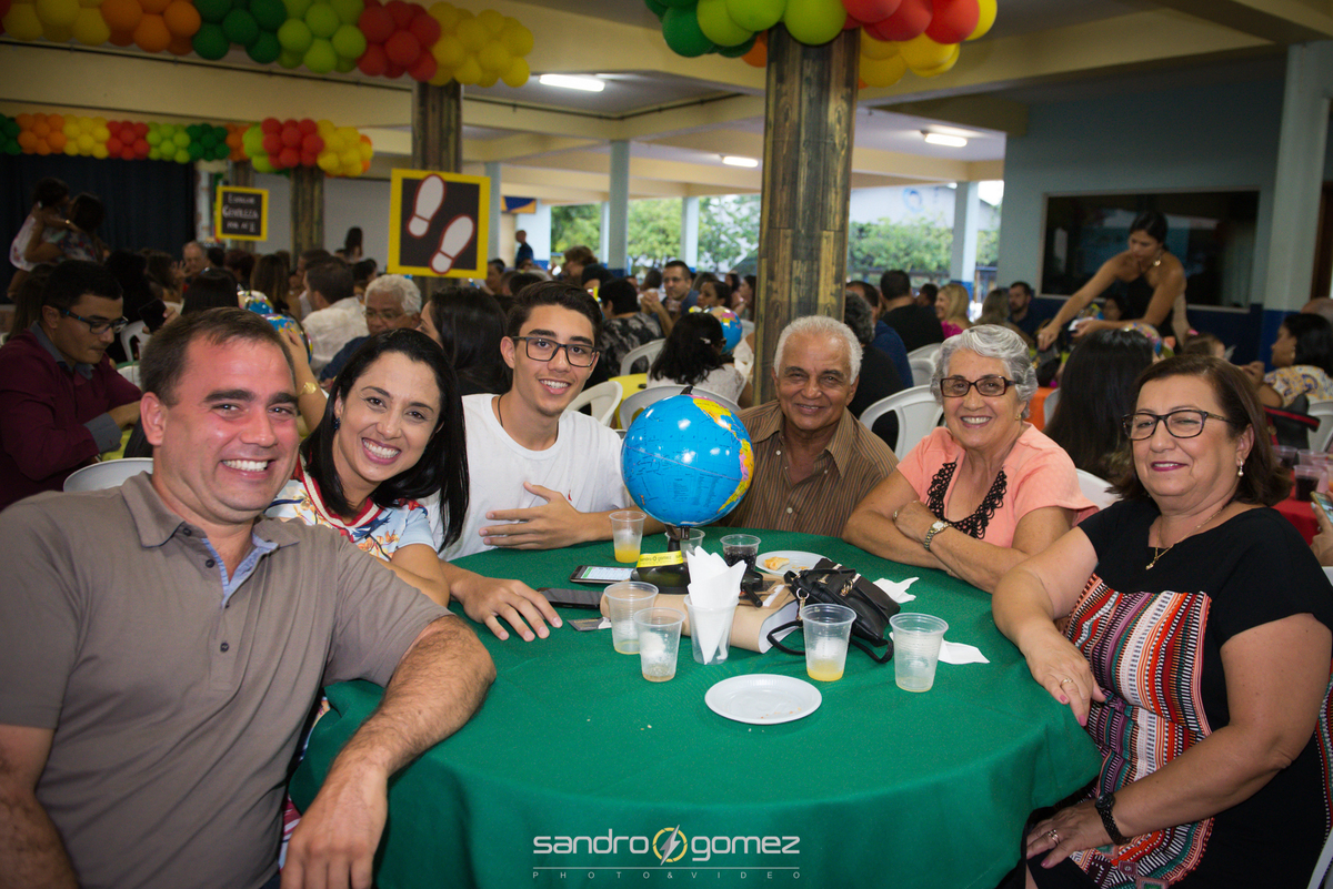 Formatura do Primeiro Ano do CCAT 2017 em Itaboraí - familia mesa