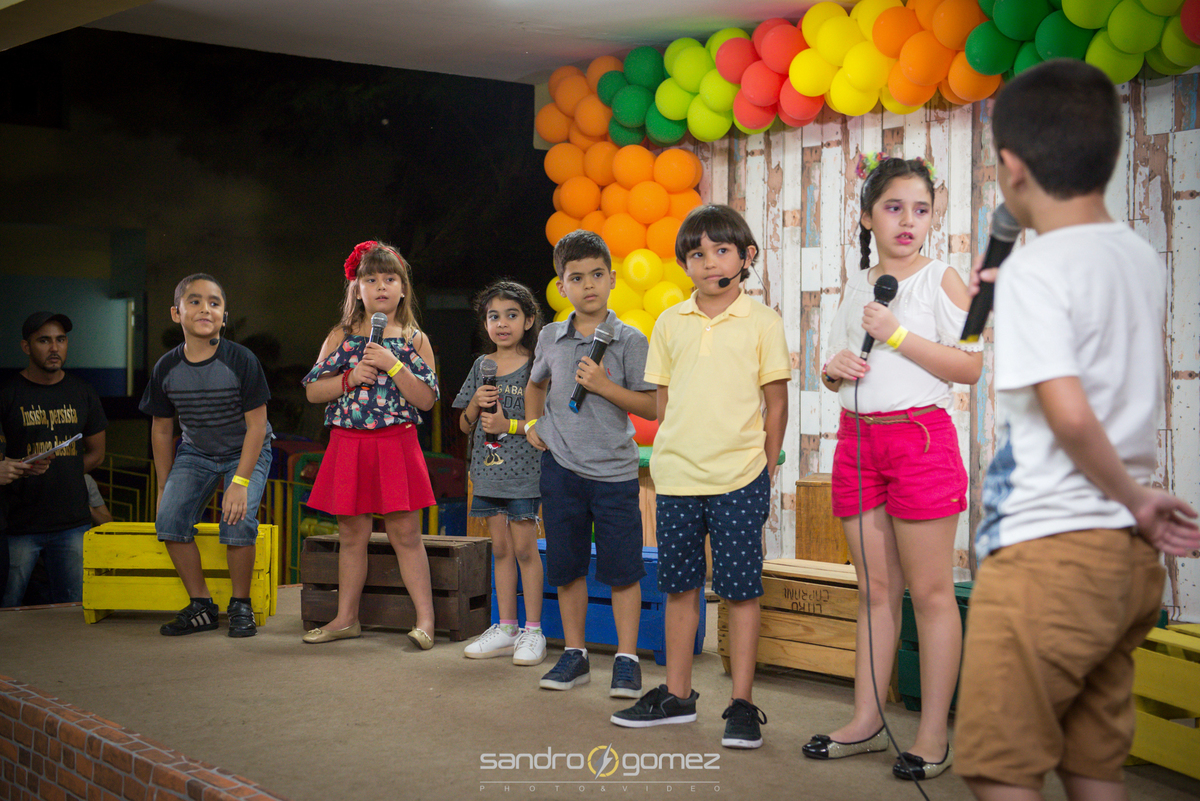 Formatura do Primeiro Ano do CCAT 2017 em Itaboraí - alunos no placo