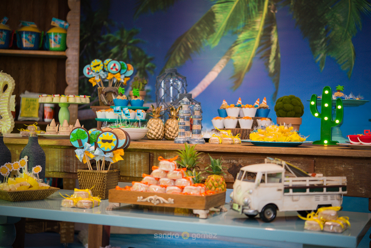 Aniversário de 1 ano do Estêvão, com o tema praia, realizado na casa de festas Festa & Cia - Largo da Batalha - Niterói - RJ