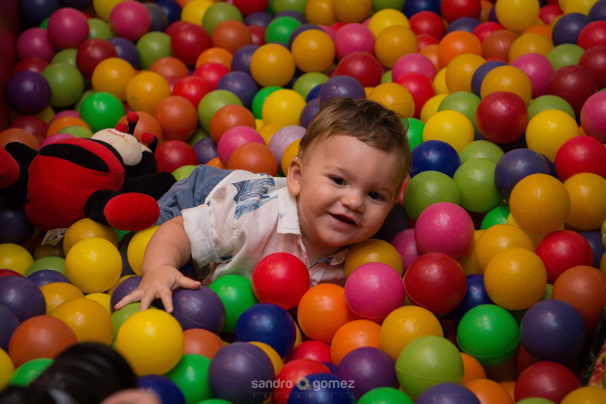 Aniversário de 1 ano do Estêvão, com o tema praia, realizado na casa de festas Festa & Cia - Largo da Batalha - Niterói - RJ