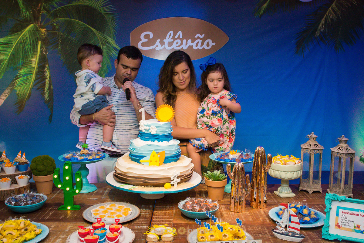 Aniversário de 1 ano do Estêvão, com o tema praia, realizado na casa de festas Festa & Cia - Largo da Batalha - Niterói - RJ