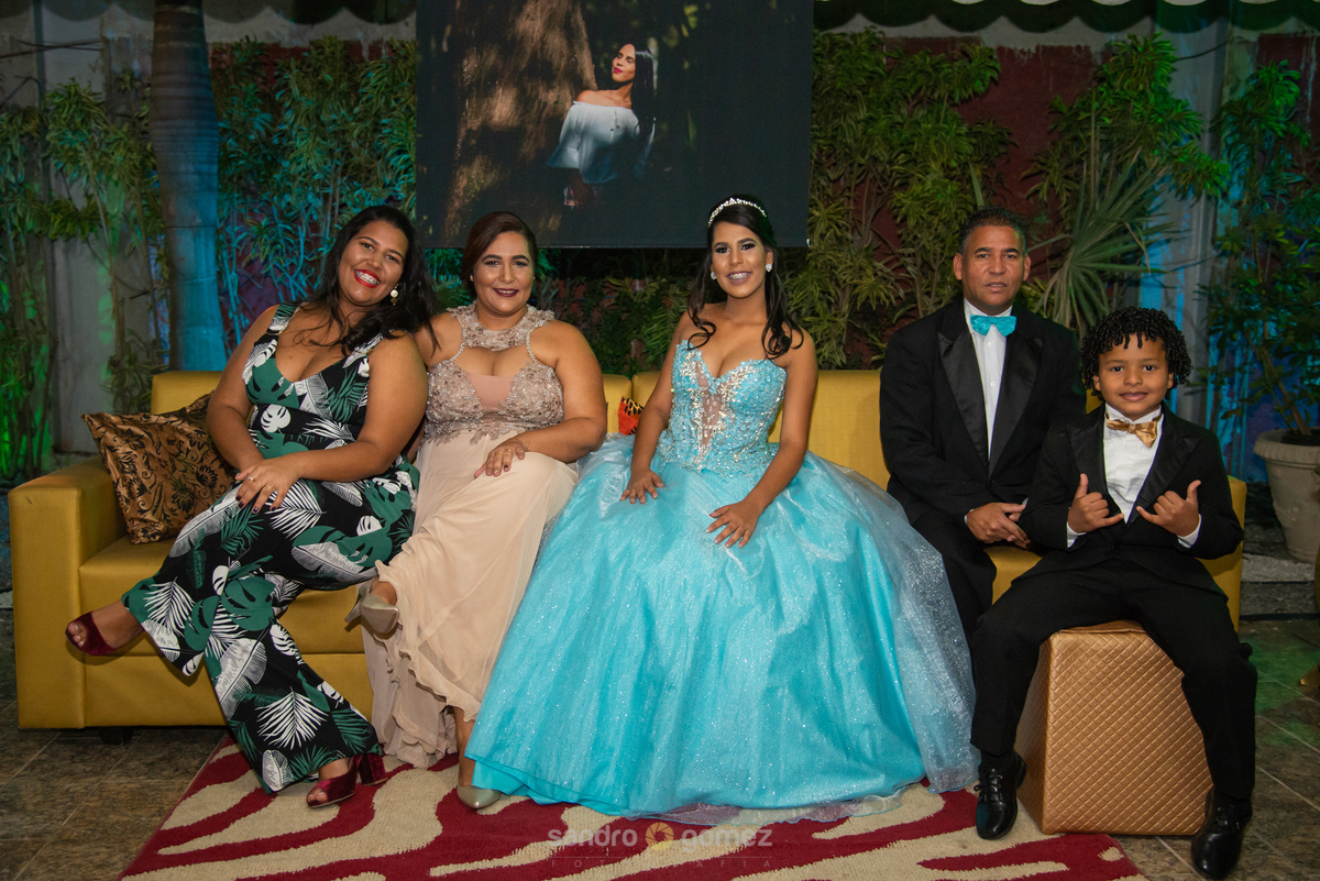 15 anos da Karolyne Marins realizado na casa de festas Solar Alcântara - SG.