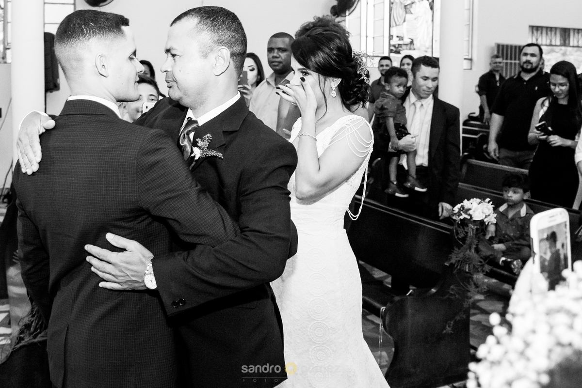 Casamento da Ariana Pestana e do Marcos Viana. Cerimônia realizada na Paróquia São Pedro Apóstolo de Venda das Pedras.