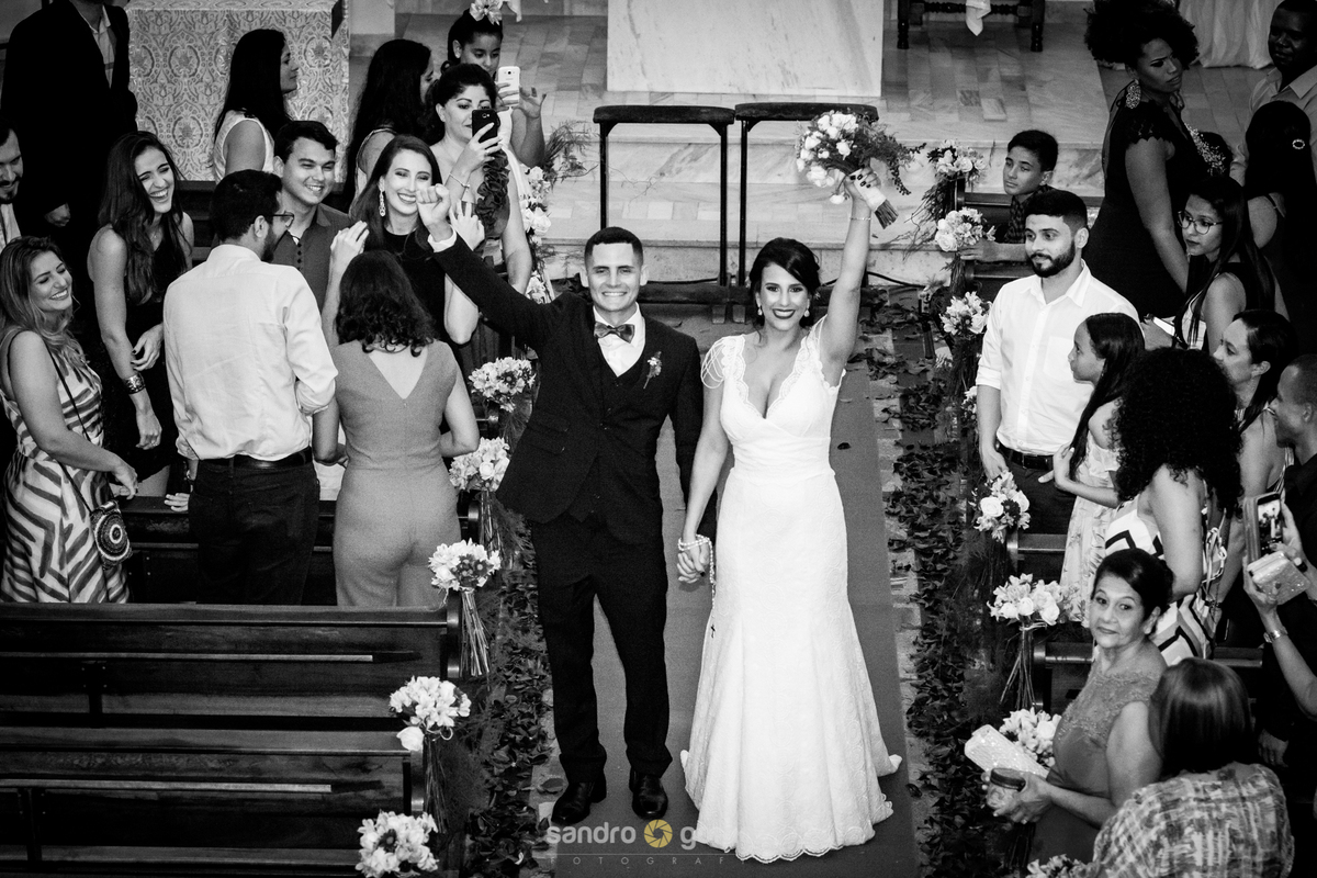 Casamento da Ariana Pestana e do Marcos Viana. Cerimônia realizada na Paróquia São Pedro Apóstolo de Venda das Pedras.