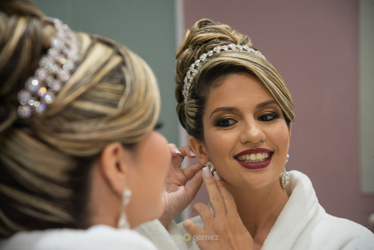 Casamento da Ana Paula e do Philip Araújo realizado na Soluções Festas e Eventos - São Gonçalo - RJ