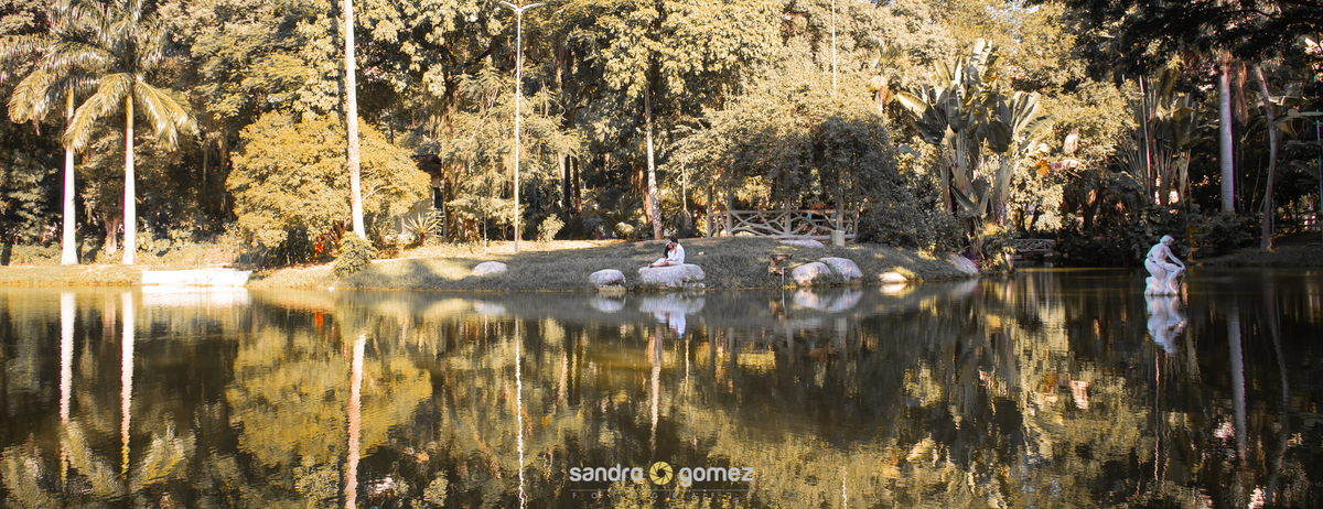 Ensaio pré wedding da Camila Araujo e Lucas Santos realizado no Campo de São Bento e Praia de Charitas - Niterói - RJ