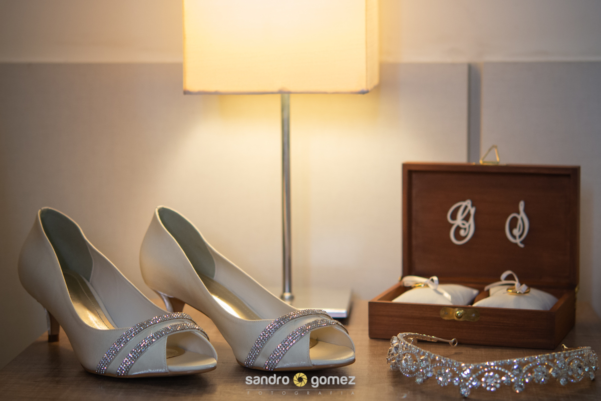 Casamento da Grasielle Menezes e do Roberto Stefan  - com making of no Hotel Promenade e recepção na Dimattoni Eventos - Itaboraí - RJ