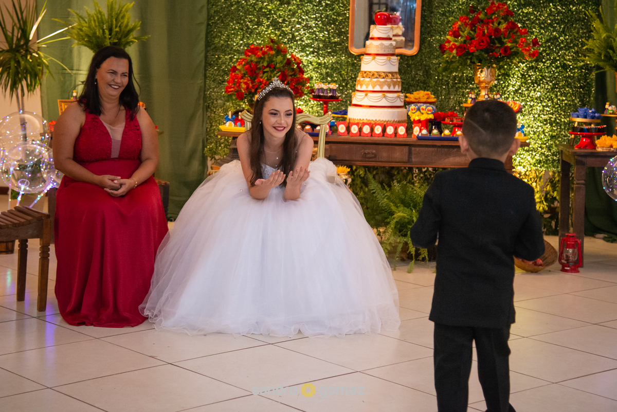 Aniversário de 15 anos da Alícia Souza, realizado no Rotary Clube de Itaboraí - RJ.