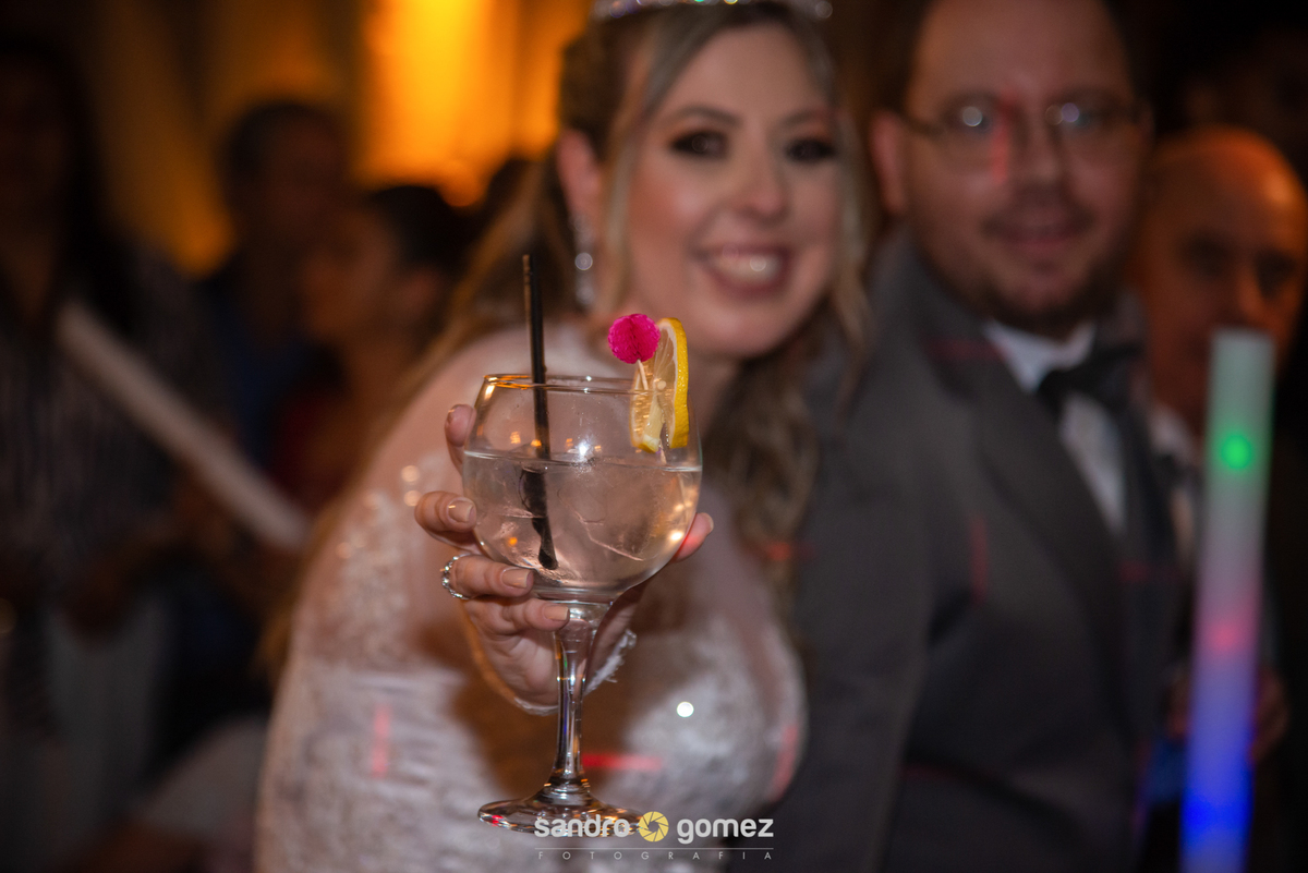 Casamento da Flávia e do Rodrigo com cerimônia realizada na Paróquia Nossa Senhora da Conceição e recepção no Esporte Clube Fluminense - Rio Bonito - RJ