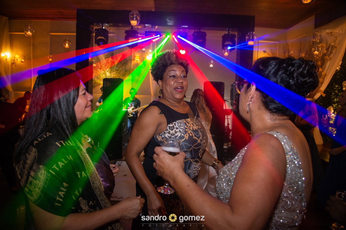 Casamento da Flávia e do Rodrigo com cerimônia realizada na Paróquia Nossa Senhora da Conceição e recepção no Esporte Clube Fluminense - Rio Bonito - RJ