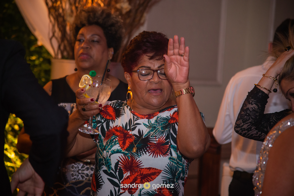 Casamento da Flávia e do Rodrigo com cerimônia realizada na Paróquia Nossa Senhora da Conceição e recepção no Esporte Clube Fluminense - Rio Bonito - RJ