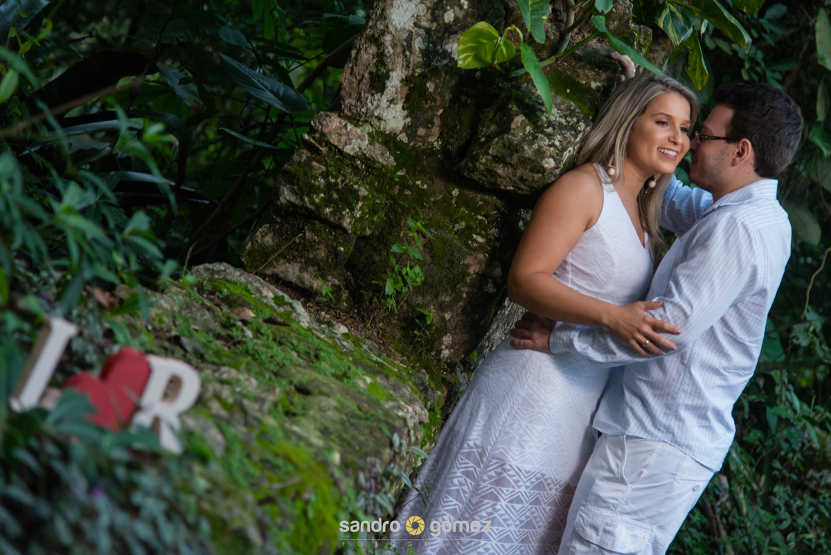Ensaio Pré Wedding da Leidylane e do Rafael realizado no Parque da Cidade, Praia de Charitas e Igreja de São Francisco Xavier - Niterói - RJ