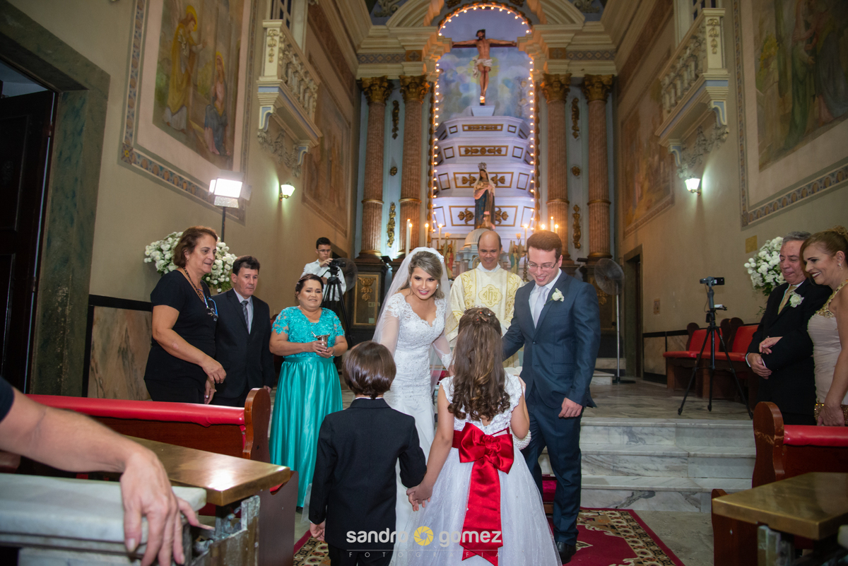 Casamento da Leidylane Cardoso e do Rafael Fournier realizado na Igreja Nossa Senhora da Apresentação - Irajá - RJ