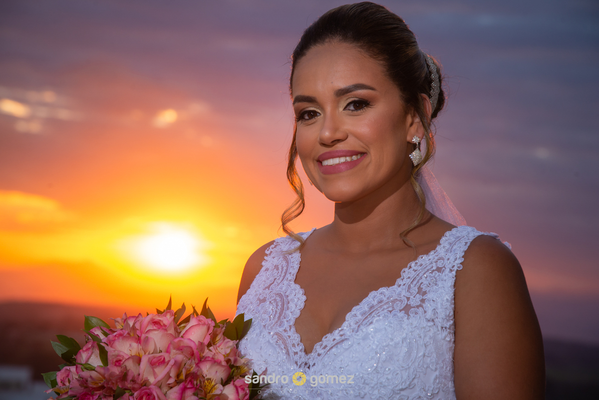 Casamento da Juliana Rocha e do Rafael Chagas com making of no Hotel Promenade, cerimônia na Paróquia São Pedro Apóstolo de Vendas das Pedras e recepção no sítio Vô Mozart - Itaboraí - RJ