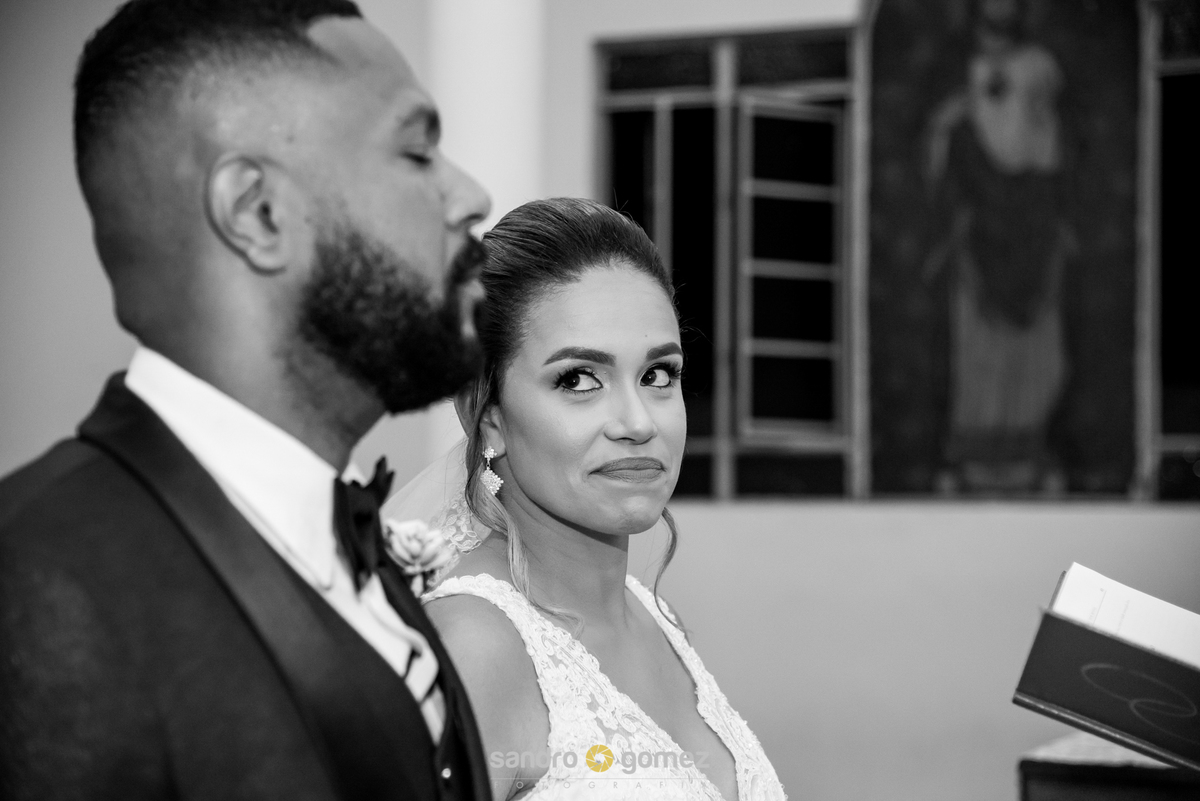 Casamento da Juliana Rocha e do Rafael Chagas com making of no Hotel Promenade, cerimônia na Paróquia São Pedro Apóstolo de Vendas das Pedras e recepção no sítio Vô Mozart - Itaboraí - RJ