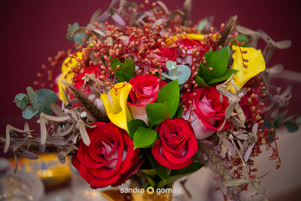 Casamento da Ana Paula e do Thiago Moraes, com making of na Espaço Bárbara Passarelli e cerimônia no Espaço Guilherme Souza Casa de Festa - Rio Bonito - RJ