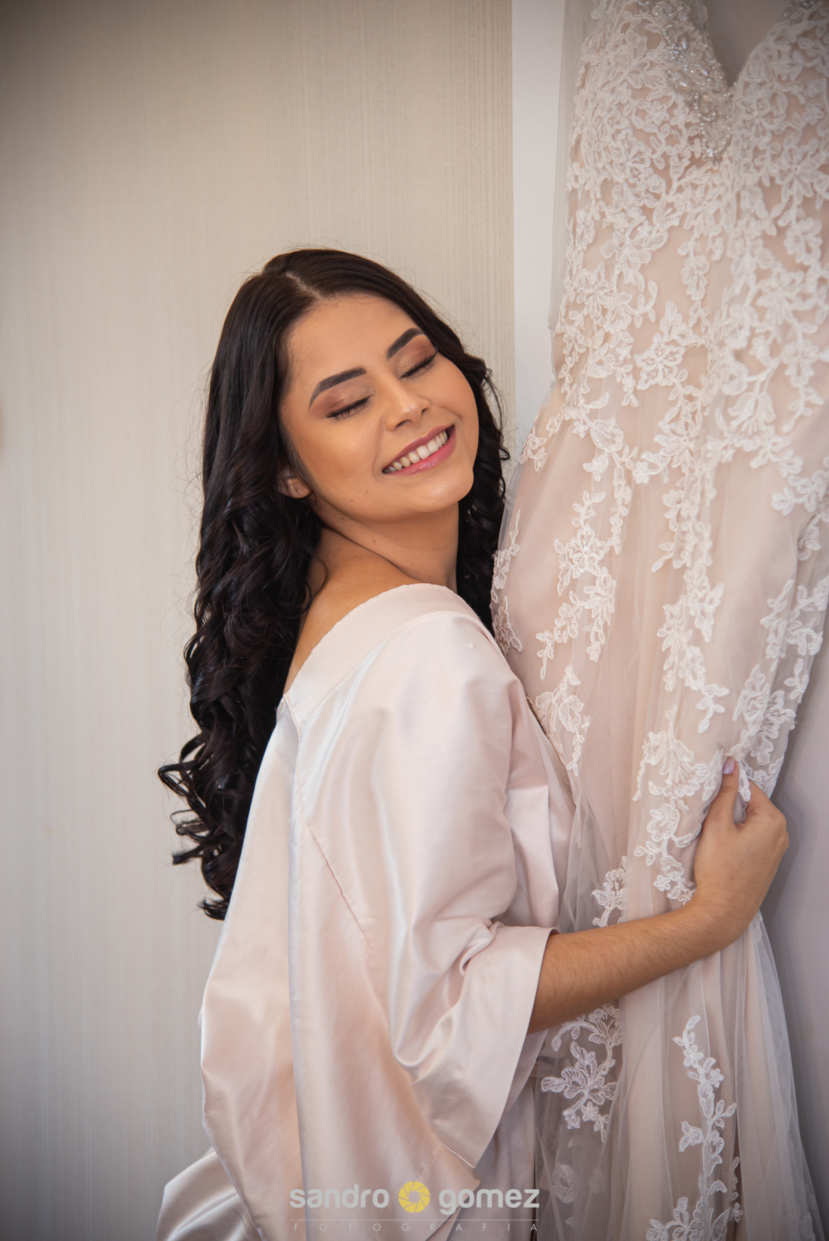 Casamento da Ana Paula e do Thiago Moraes, com making of na Espaço Bárbara Passarelli e cerimônia no Espaço Guilherme Souza Casa de Festa - Rio Bonito - RJ