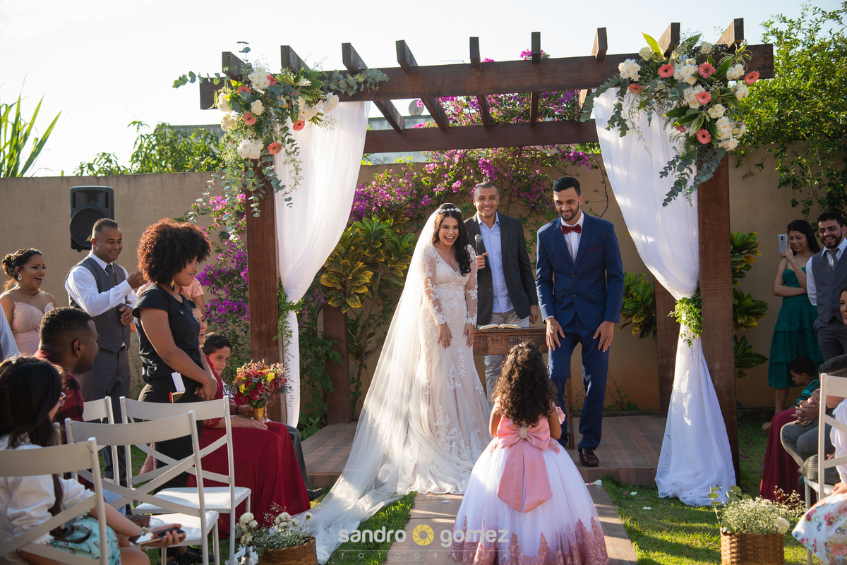 Casamento da Ana Paula e do Thiago Moraes, com making of na Espaço Bárbara Passarelli e cerimônia no Espaço Guilherme Souza Casa de Festa - Rio Bonito - RJ