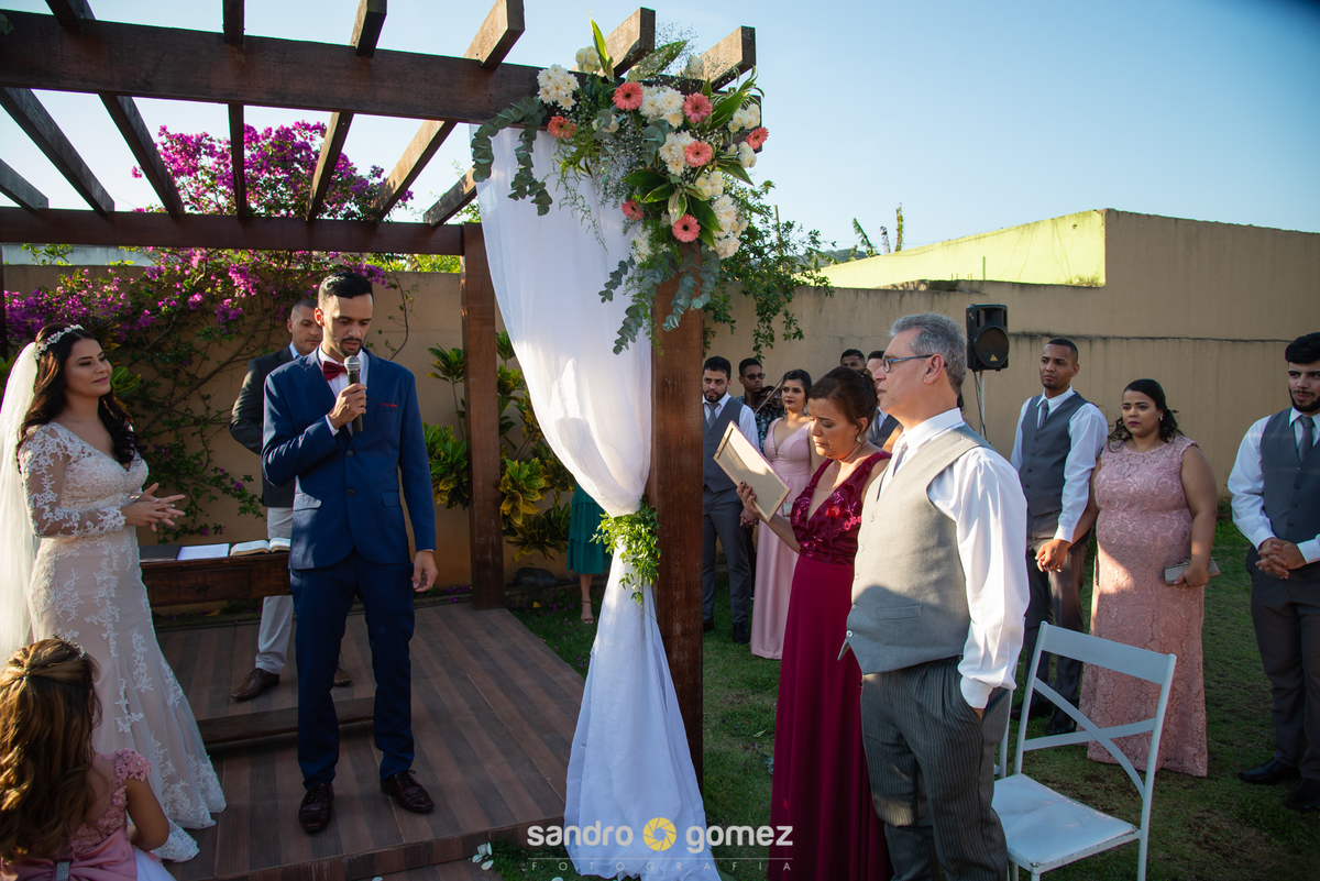 Casamento da Ana Paula e do Thiago Moraes, com making of na Espaço Bárbara Passarelli e cerimônia no Espaço Guilherme Souza Casa de Festa - Rio Bonito - RJ