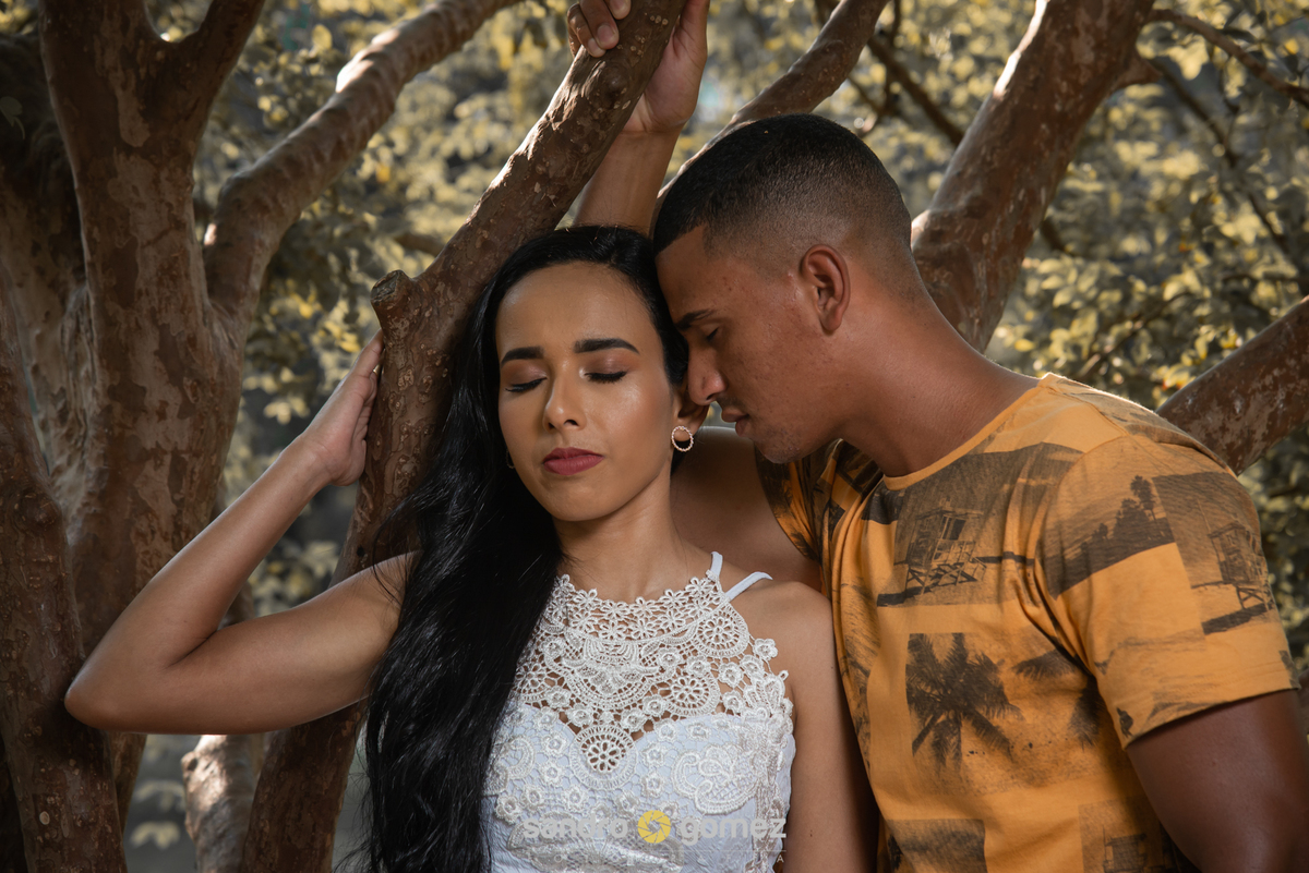 Ensaio pré wedding da Cristiane Santos e do Maicon Gomes realizado no Campo de São Bento e na praia de Itaquatiara - Niterói - RJ