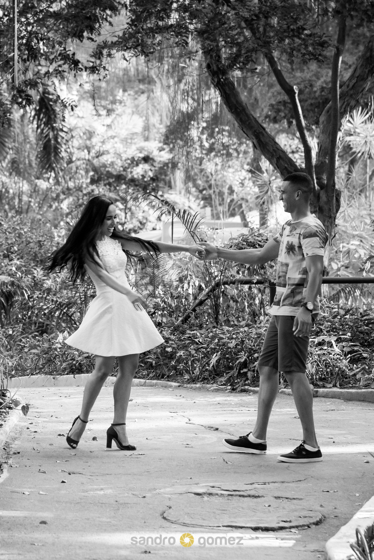 Ensaio pré wedding da Cristiane Santos e do Maicon Gomes realizado no Campo de São Bento e na praia de Itaquatiara - Niterói - RJ