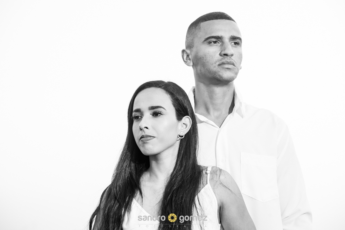 Ensaio pré wedding da Cristiane Santos e do Maicon Gomes realizado no Campo de São Bento e na praia de Itaquatiara - Niterói - RJ