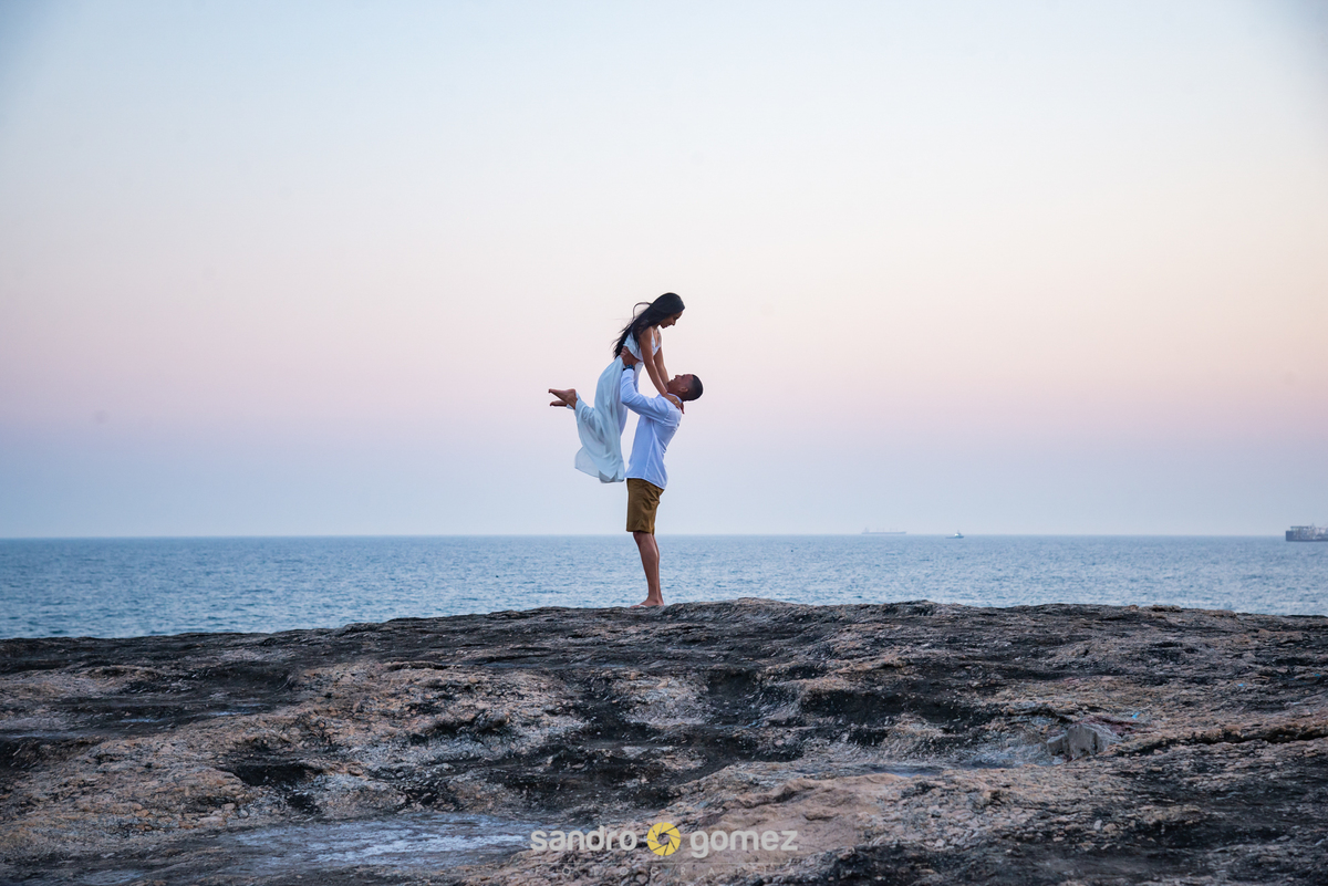Ensaio pré wedding da Cristiane Santos e do Maicon Gomes realizado no Campo de São Bento e na praia de Itaquatiara - Niterói - RJ