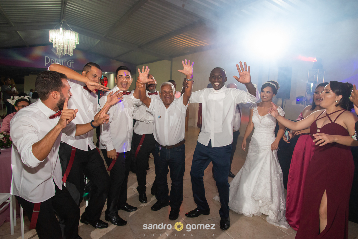 Casamento da Jessica Silva e do Gessio Almeida realizado no Privilége Espaço de Festas - Itaboraí - RJ